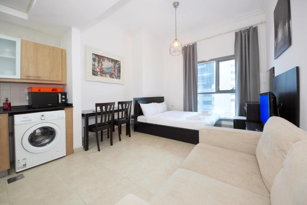 Signature Holiday Homes- Zumurud Tower Studio Apartment, Dubai Marina, Dubai – Updated 2022 Prices