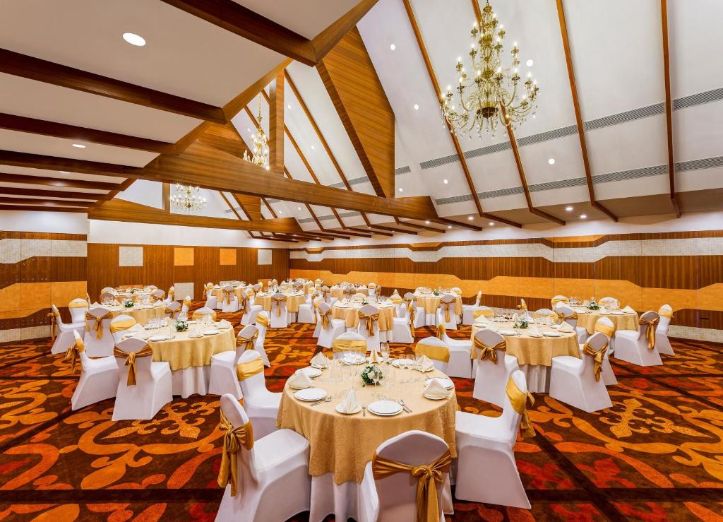 Restaurace v ubytování Sobit Sarovar Portico