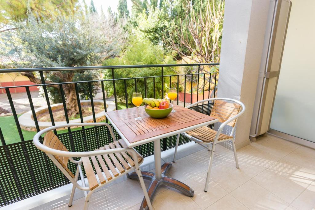 A balcony or terrace at Apartamentos El Palmeral de Madaria