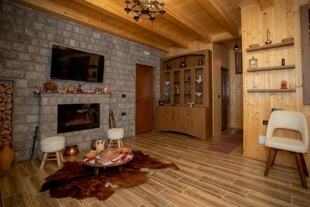 OLD HOUSE - Imazhi 9