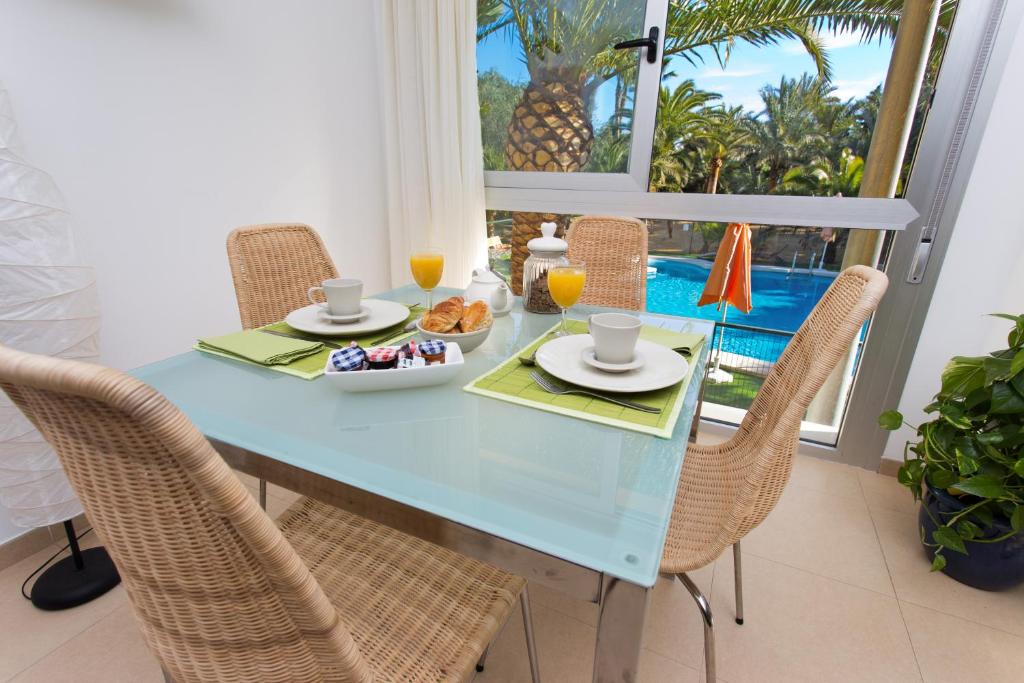 The swimming pool at or close to Apartamentos El Palmeral de Madaria