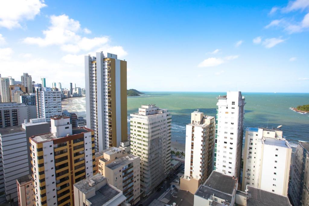  Family Confortable AP 3 vagas de garagem BC centro