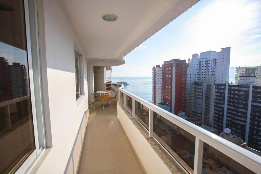  Family Confortable AP 3 vagas de garagem BC centro