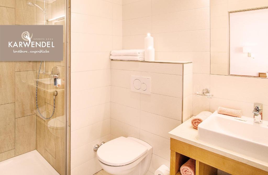 Koupelna v ubytování Alpenhotel Karwendel -Adults only-