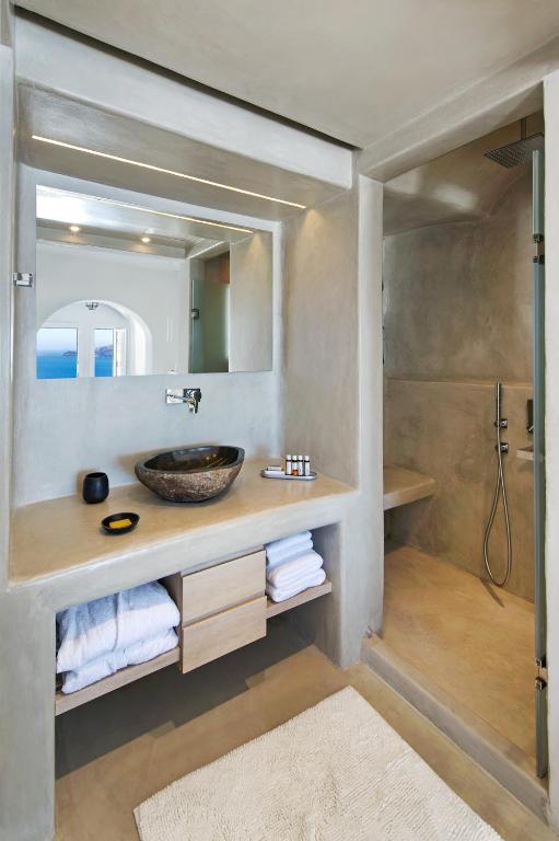 Koupelna v ubytování Porto Fira Suites