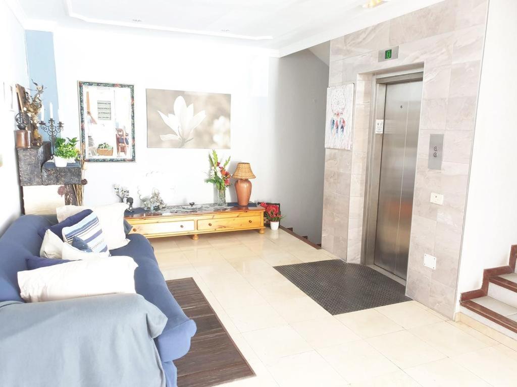 Posezení v ubytování Sea View Apartment in Patalavaca