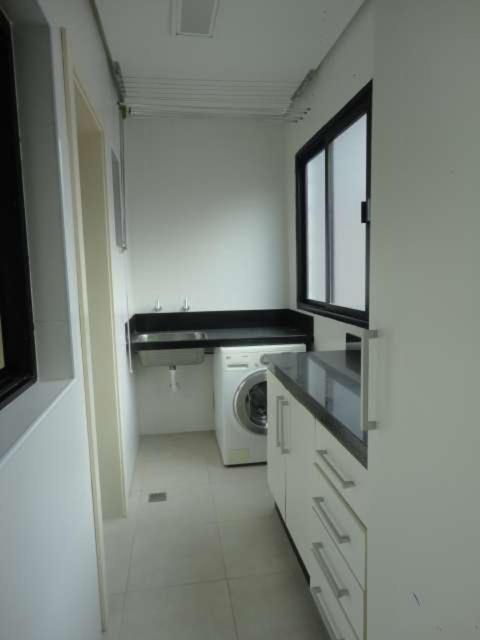  Cobertura com jacuzzi ao lado da praia