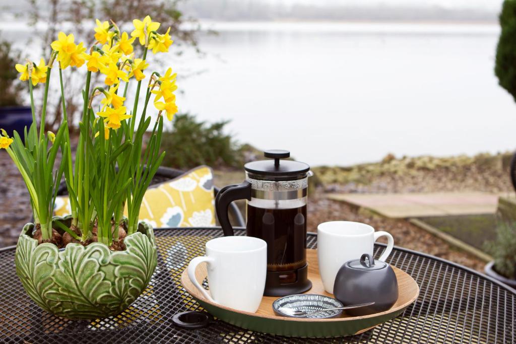 Příslušenství pro přípravu čaje a kávy v ubytování Keer lodge - Pine Lake Resort