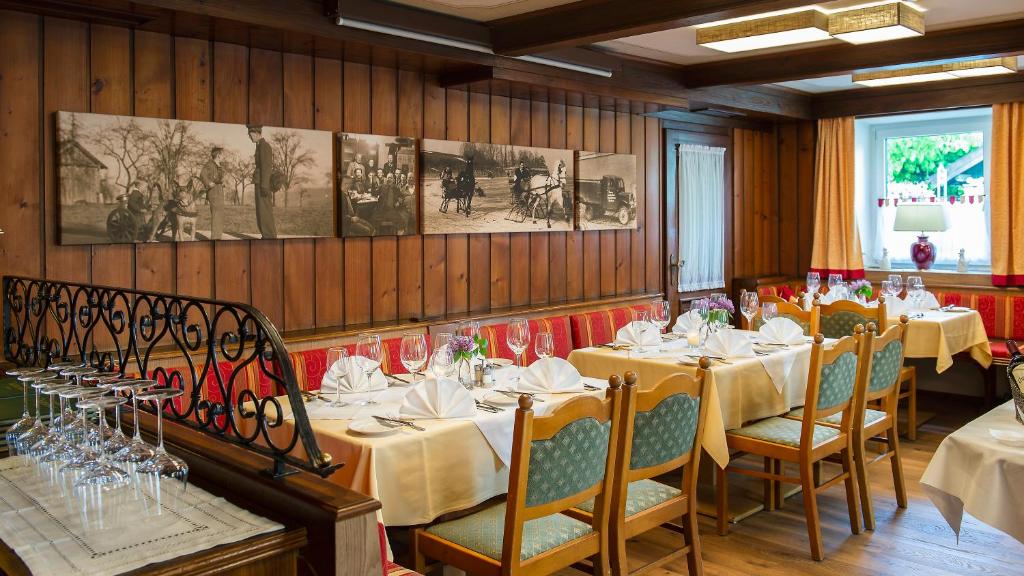 Restaurace v ubytování Hotel Landgasthof Altwirt