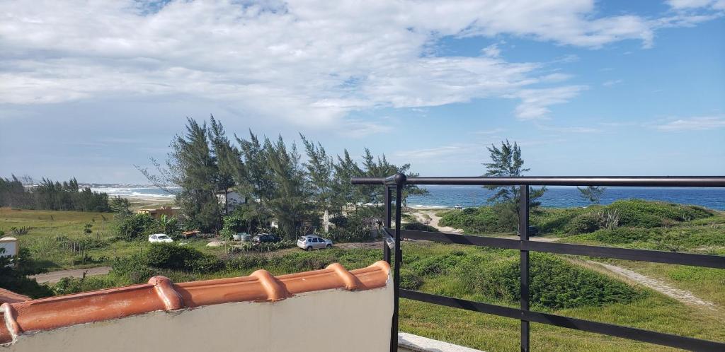  Pe na areia triplex com vista do mar na Praia do Pontal e terraço panorâmico A casa toda sua sem nada compartilhado