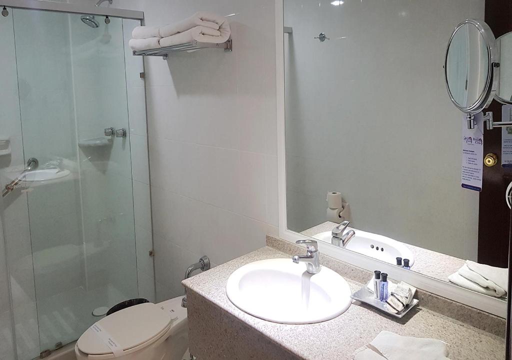 Koupelna v ubytování Hotel Ciros