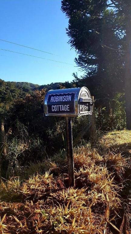 Robinson Cottage