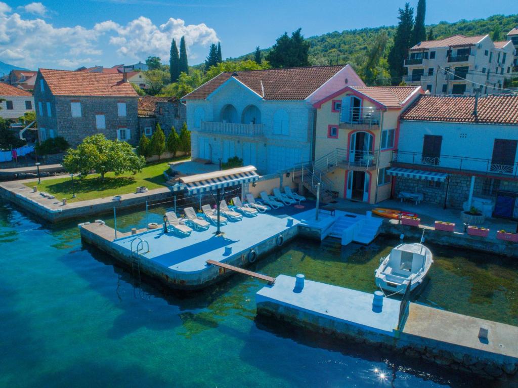 Gallery image of Porto Del Sole apartments in Tivat