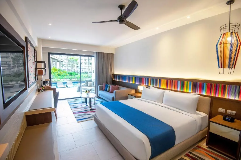 Club Junior King Suite - Swim Up