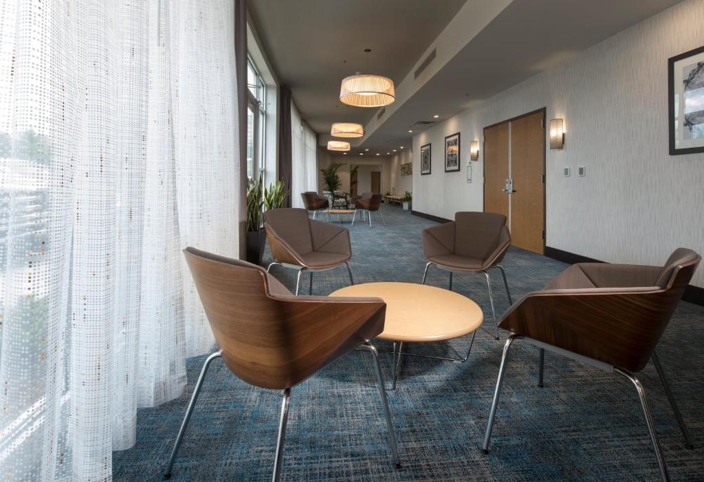 Holiday Inn & Suites Arden - Asheville Airport by IHG photo