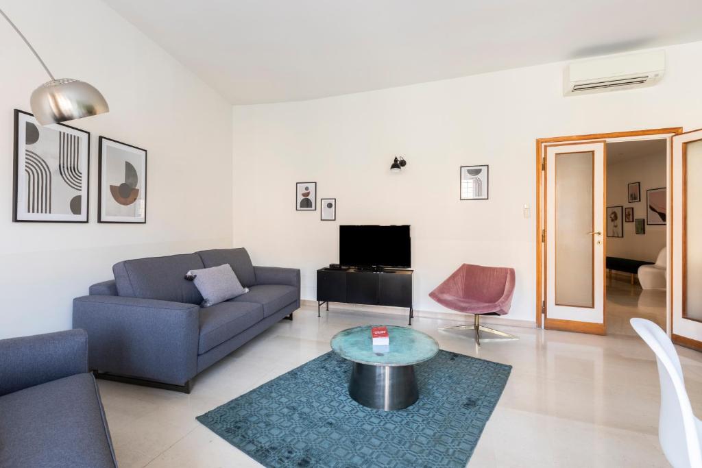 Część wypoczynkowa w obiekcie ROMAC San Saba 5-Bedroom and Terrace near Ostiense
