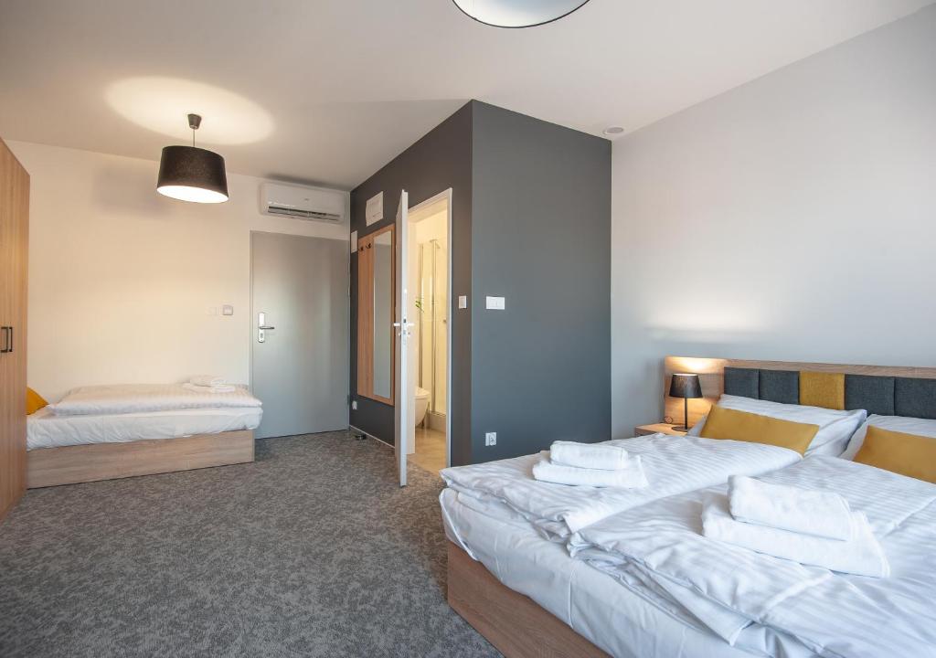 ApartHOTEL Gostyń - Chambre Triple De Luxe