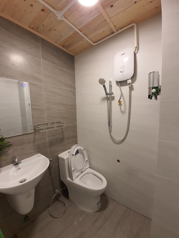 Lightning House 2 - 14