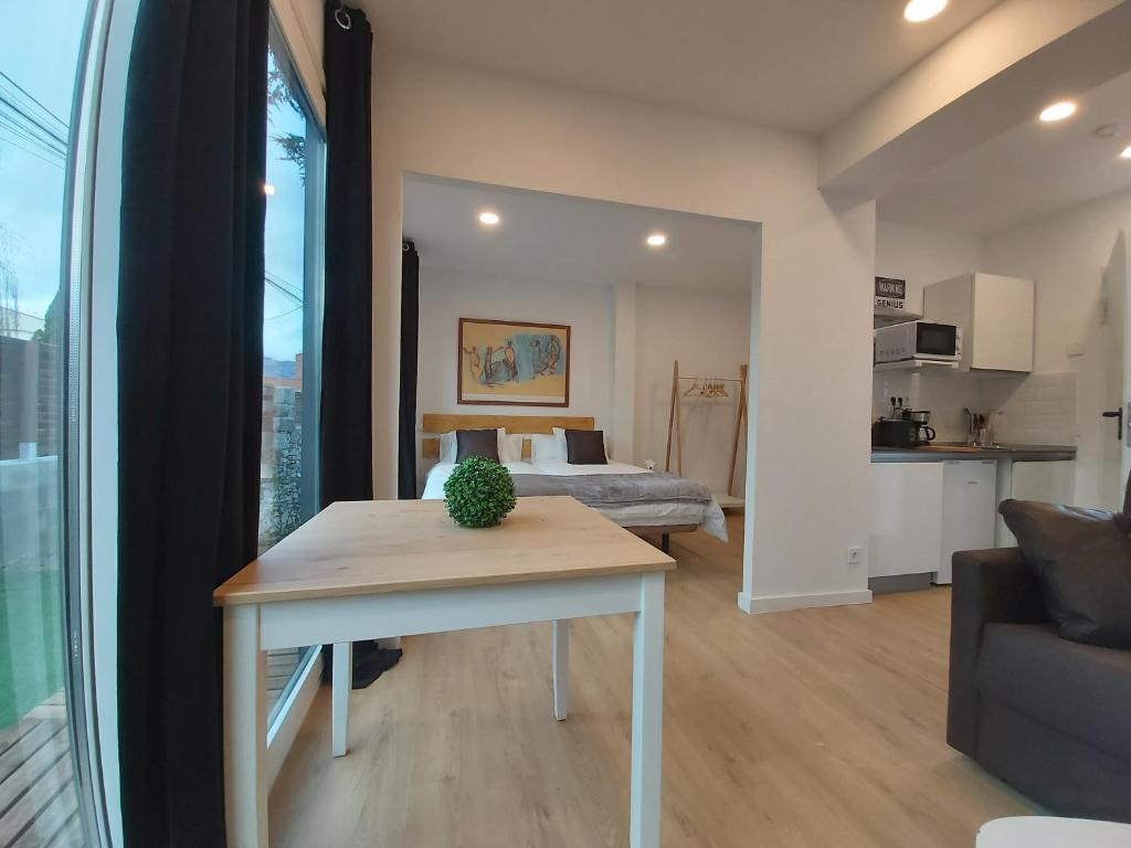 Acero y Piedra Apartamentos con jardín privado - Apartamento Con Vistas Al Jardín