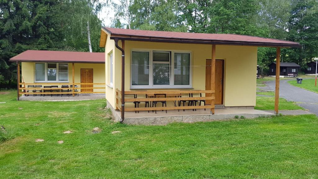 Budova, kde se prázdninový areál nachází