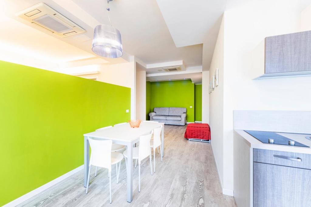 Een keuken of kitchenette bij Residence Lenno