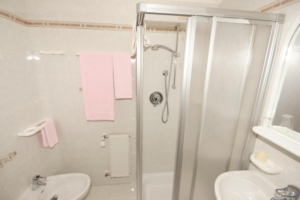 Koupelna v ubytování Hotel Villa Mozart