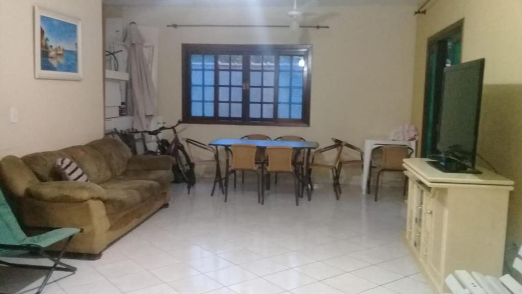  Casa espaçosa em Condomínio fechado