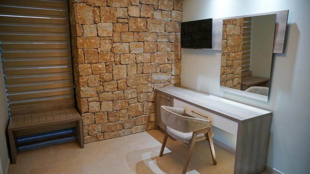 Agnes Deluxe Hotel - 19