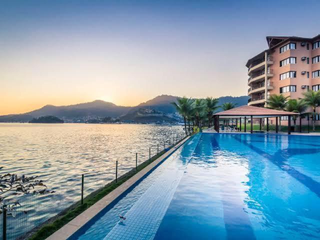  Angra dos Reis - Apartamentos com Vista para o mar OU para piscina Condomínio Porto Bali