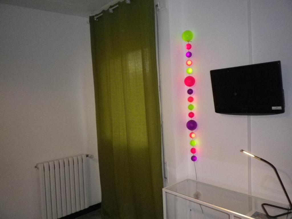 TV a/nebo společenská místnost v ubytování Hotel Rio Piedra