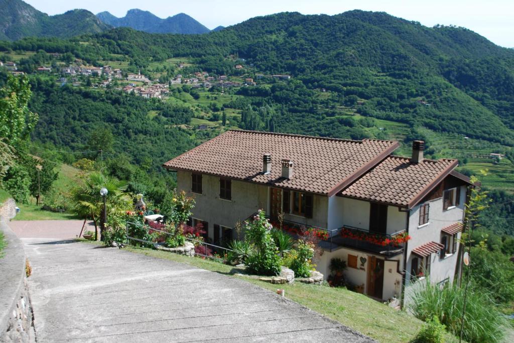 Nespecifikovaný výhled na hory nebo výhled na hory při pohledu z apartmánu