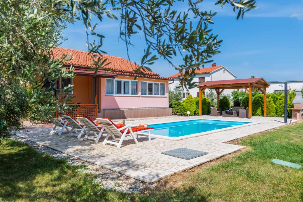 Gallery image of Holiday home Ivona in Pula