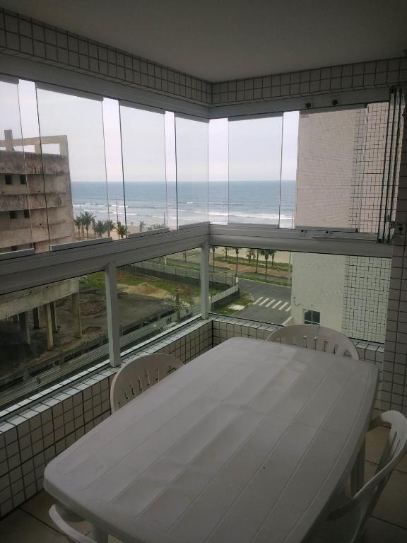  Apartamento para temporada Condomínio Ilha de Noronha Praia Grande SP