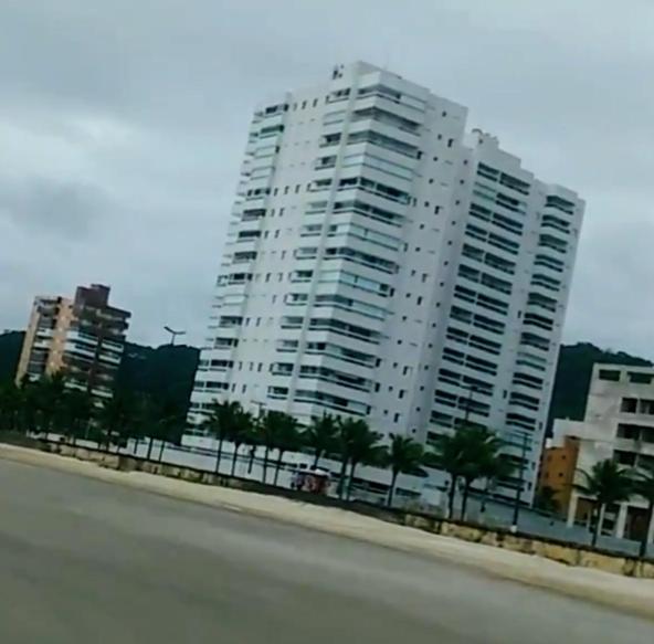  Apartamento para temporada Condomínio Ilha de Noronha Praia Grande SP