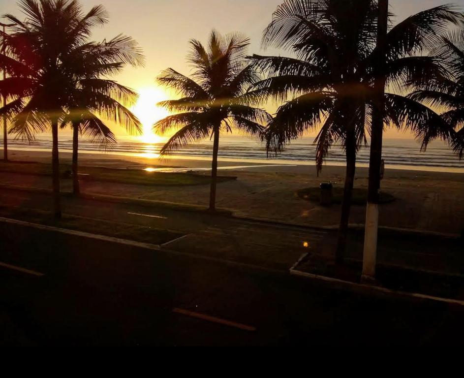  Apartamento para temporada Condomínio Ilha de Noronha Praia Grande SP