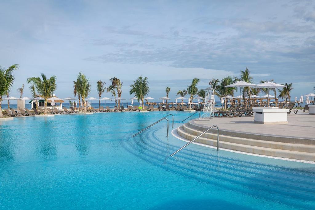 Bazén v ubytování Ocean Coral Spring Resort - All Inclusive nebo v jeho okolí