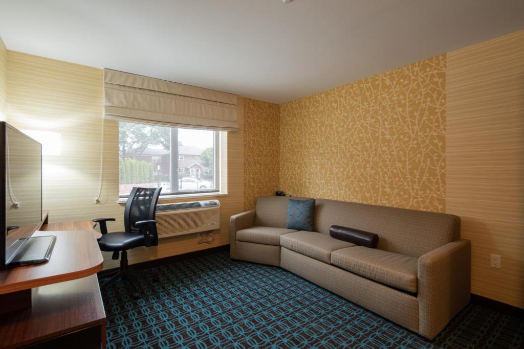 Fairfield Inn & Suites by Marriott New York Queens/Fresh Meadows - Suite De 1 Chambre, 1 Roi, Canapé-lit