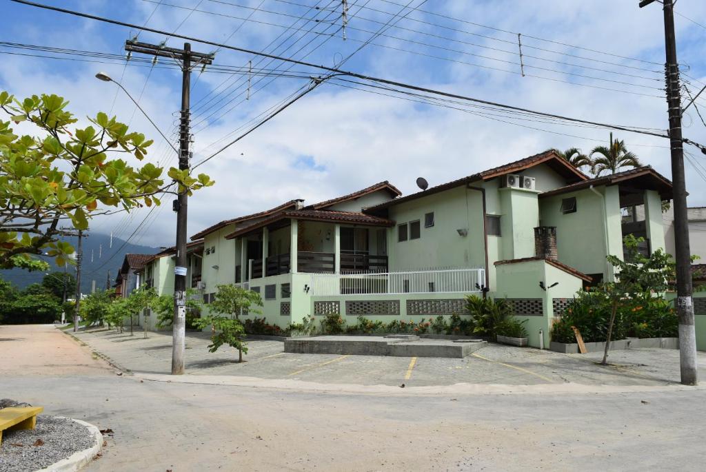  Praia de Maranduba - Em frente ao Mar - Apto Duplo para até 12 pessoas - Internet para Home Office - 150Mb fibra ótica