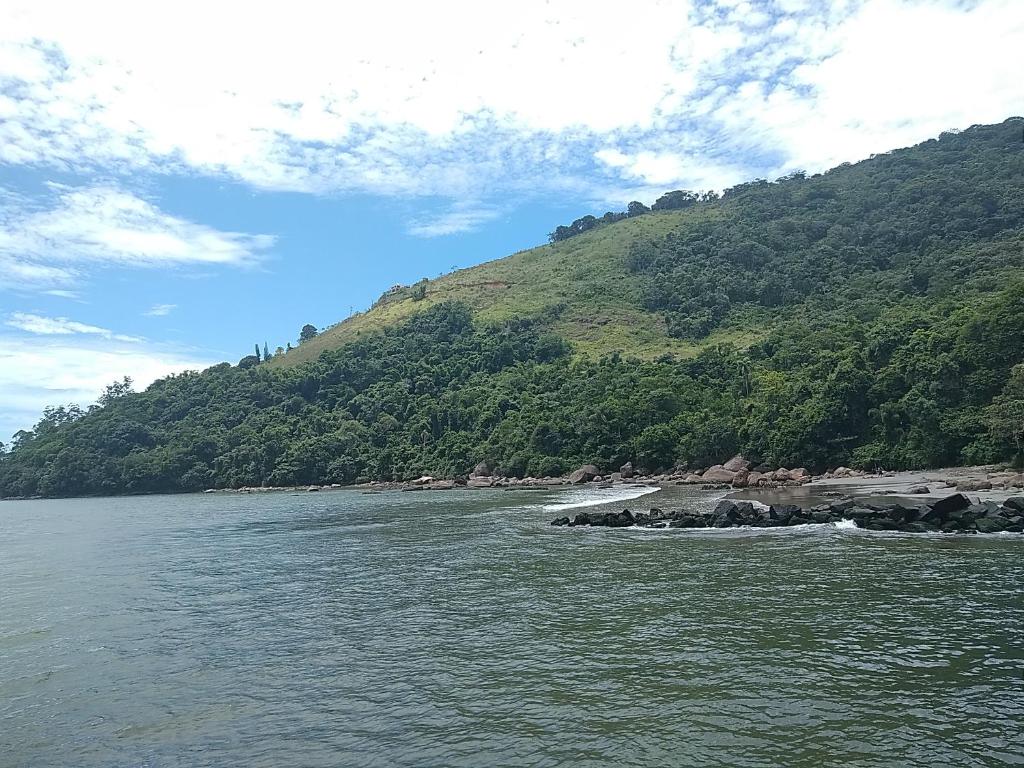 Praia de Maranduba - Em frente ao Mar - Apto Duplo para até 12 pessoas - Internet para Home Office - 150Mb fibra ótica