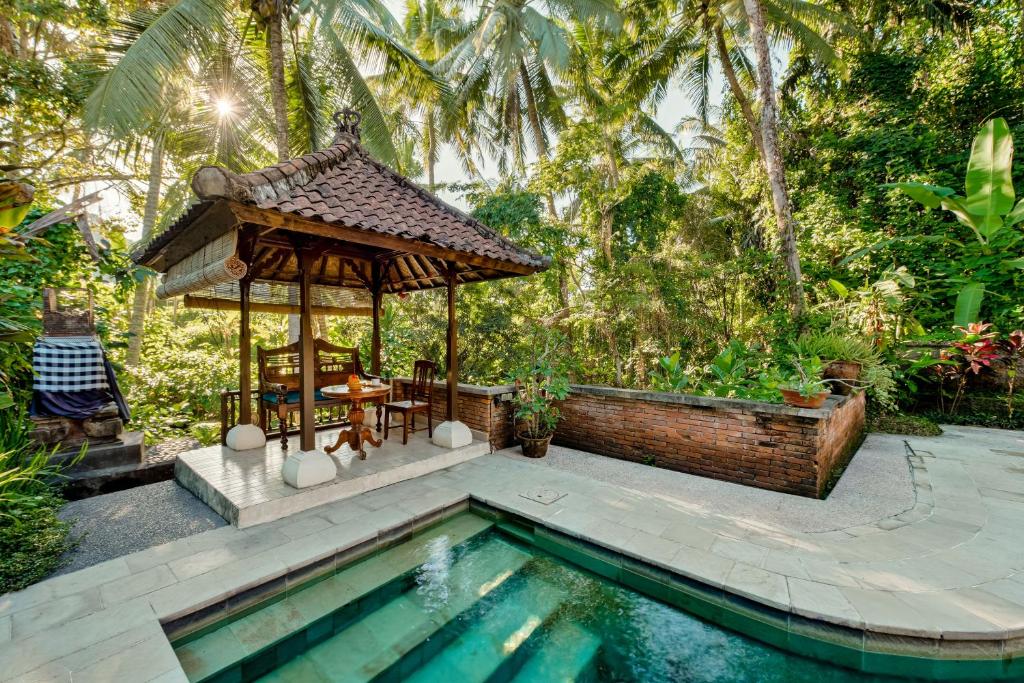 Bazén v ubytování Kebun Indah Ubud nebo v jeho okolí