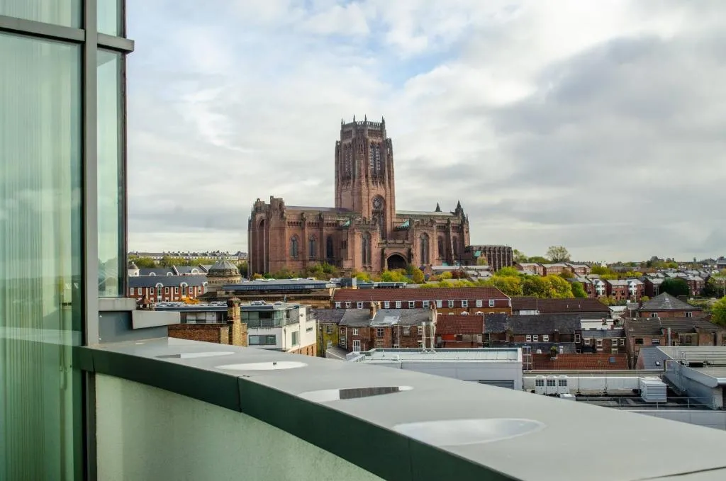 Penthouse With Superb Views In Liverpool City Centre - Free Parking - 35 Kent St by Happy Days - Apt 17, Bayberry (NY), United Kingdom