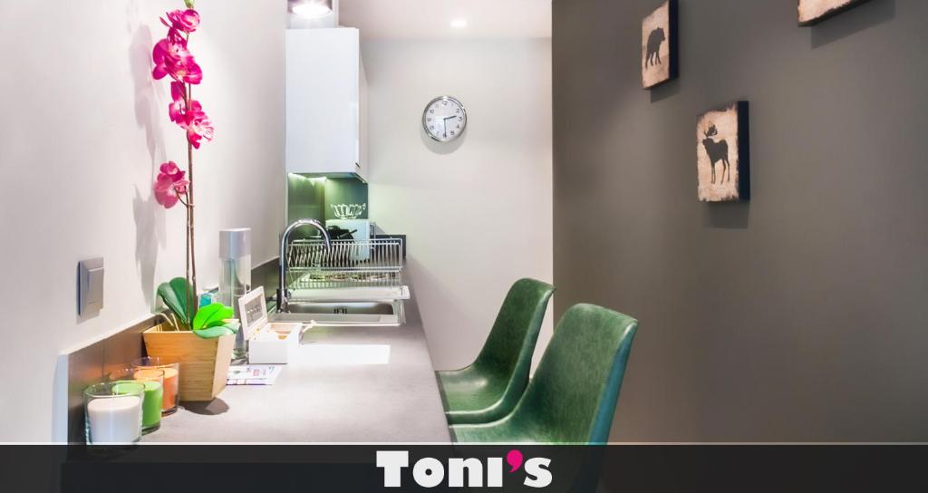TONI'S STUDIO for couples near ACROPOLIS Museum