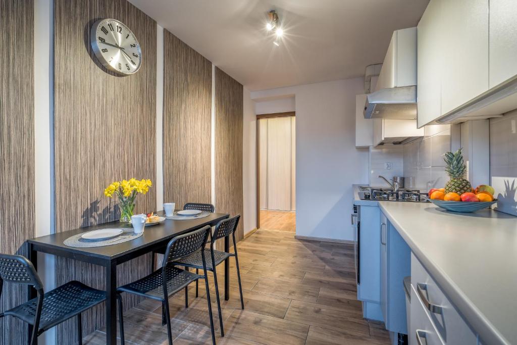 Kuchyňa alebo kuchynka v ubytovaní Grelewicz Apartments-MyPlace