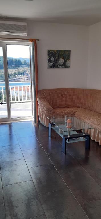 Posedenie v ubytovaní Apartments Krajančić