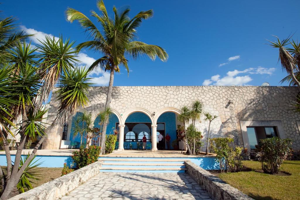 Bazén v ubytování Hotel Tucan Siho Playa nebo v jeho okolí