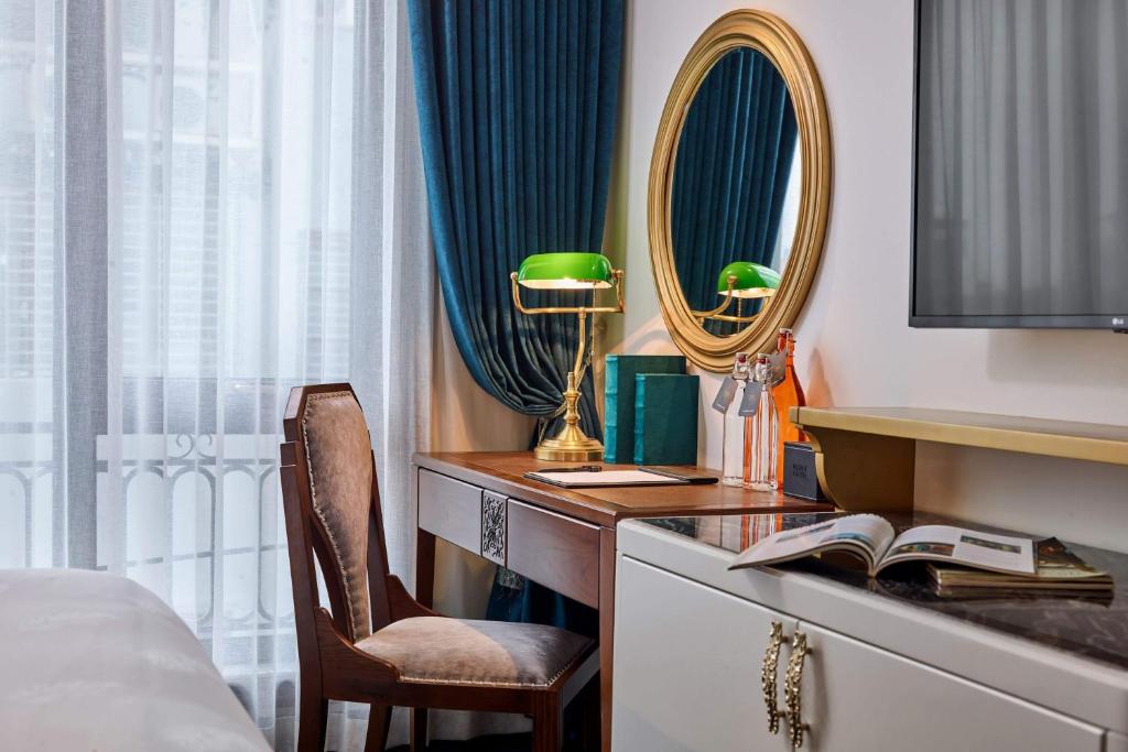 Peridot Grand Luxury Boutique Hotel - 3