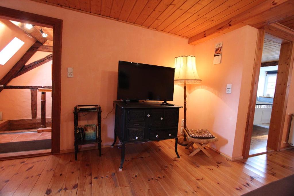 TV a/nebo společenská místnost v ubytování Ferienwohnungen Word 5 Altstadt Quedlinburg
