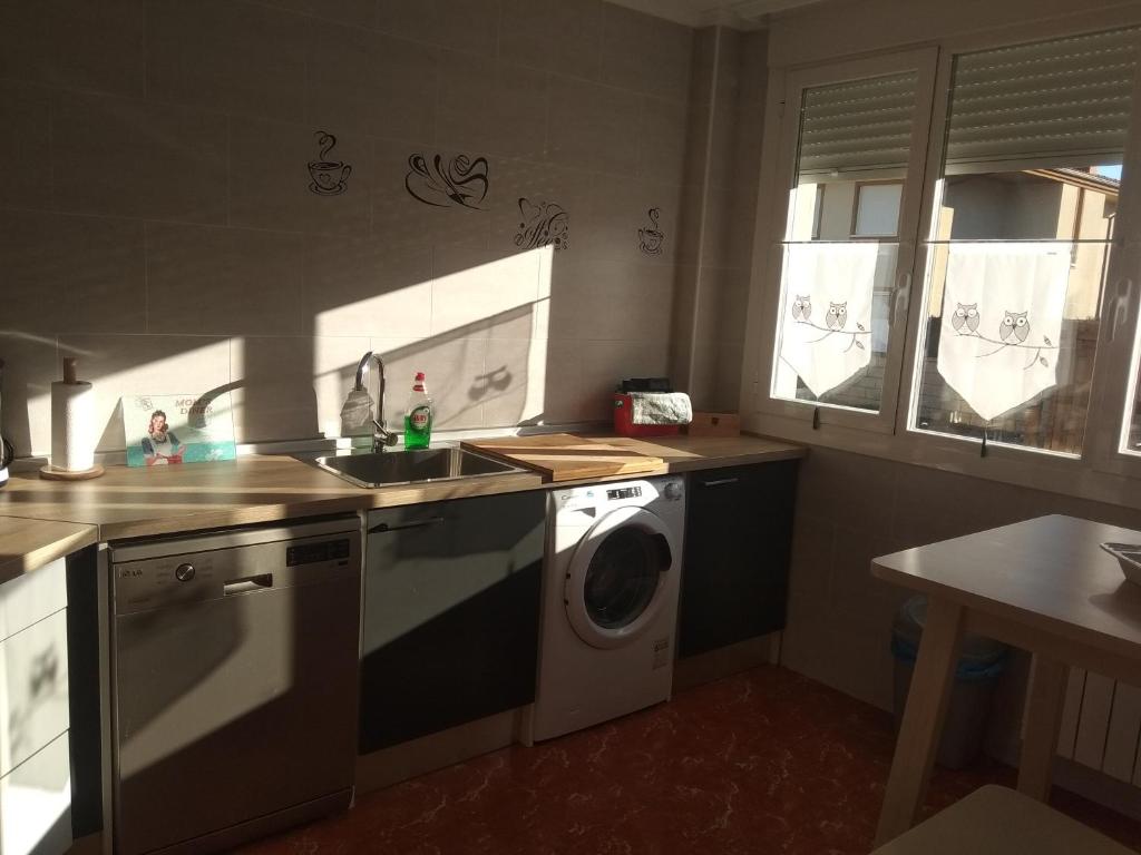Kuchyň nebo kuchyňský kout v ubytování La casita de Villalarreina