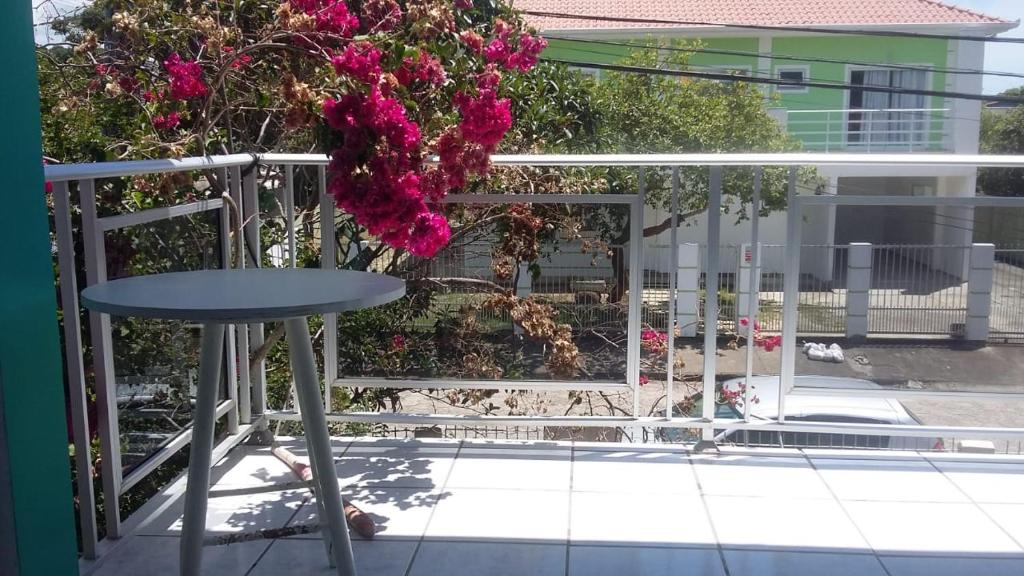  Aluga-se Apartamento na Praia da Barra da Lagoa - Florianópolis