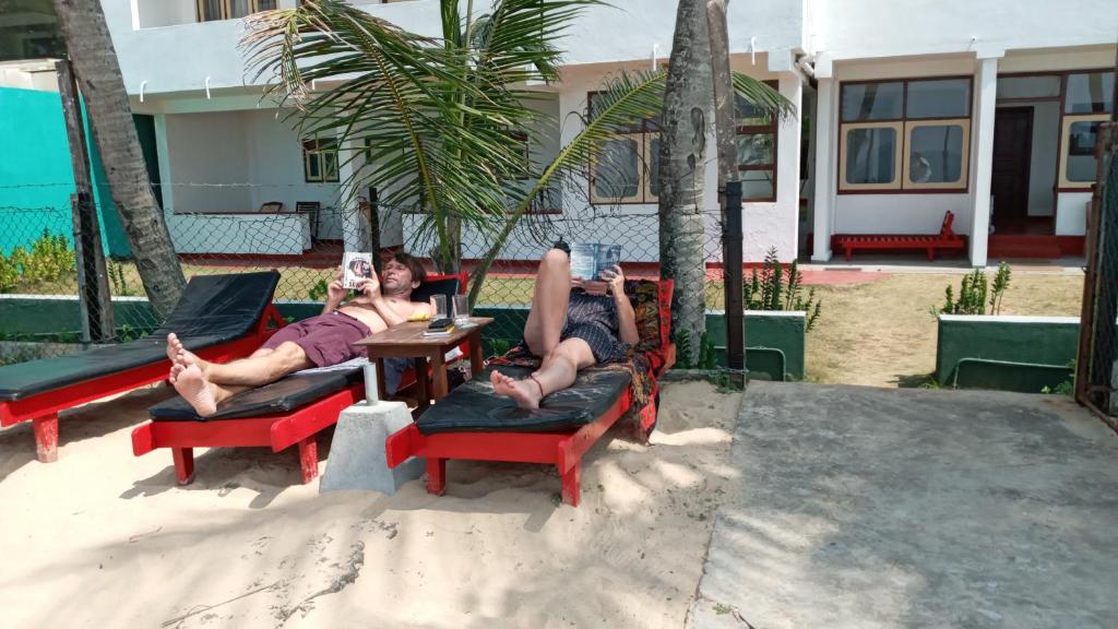 Tetamu yang menginap di New SeaSide Inn Hikkaduwa